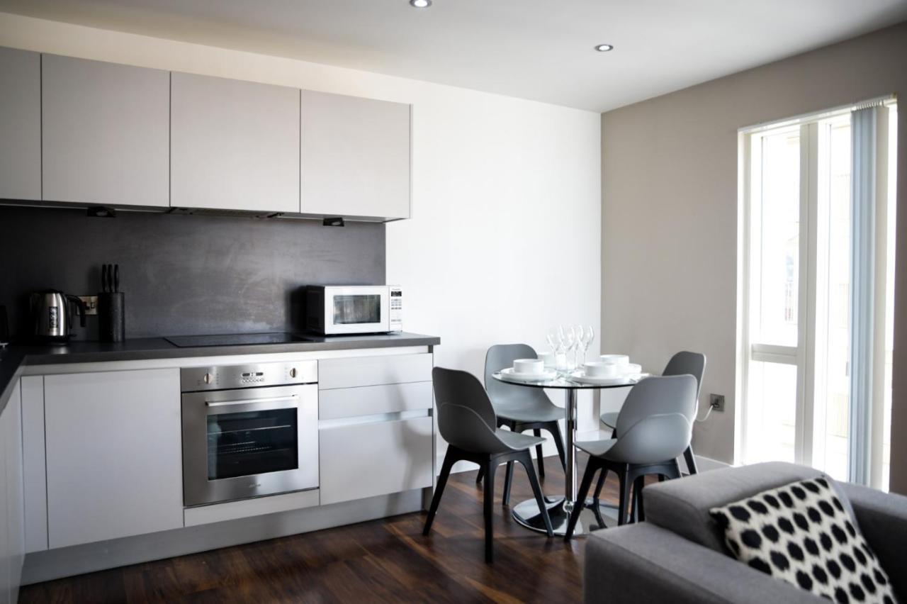 Onpoint Apartments - Spacious 2 Bedroom Apt - City Centre With Balcony Manchester Kültér fotó