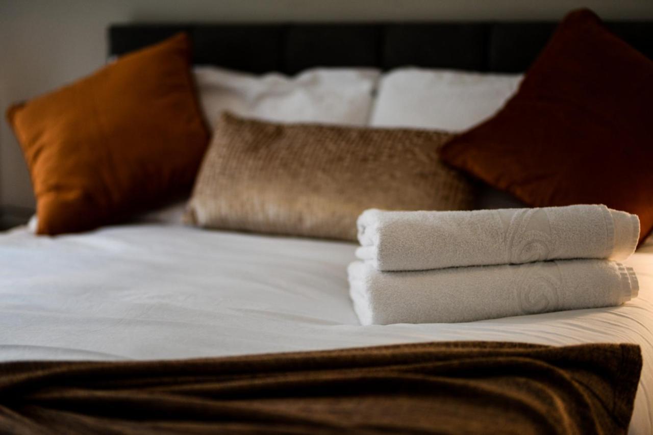 Onpoint Apartments - Spacious 2 Bedroom Apt - City Centre With Balcony Manchester Kültér fotó