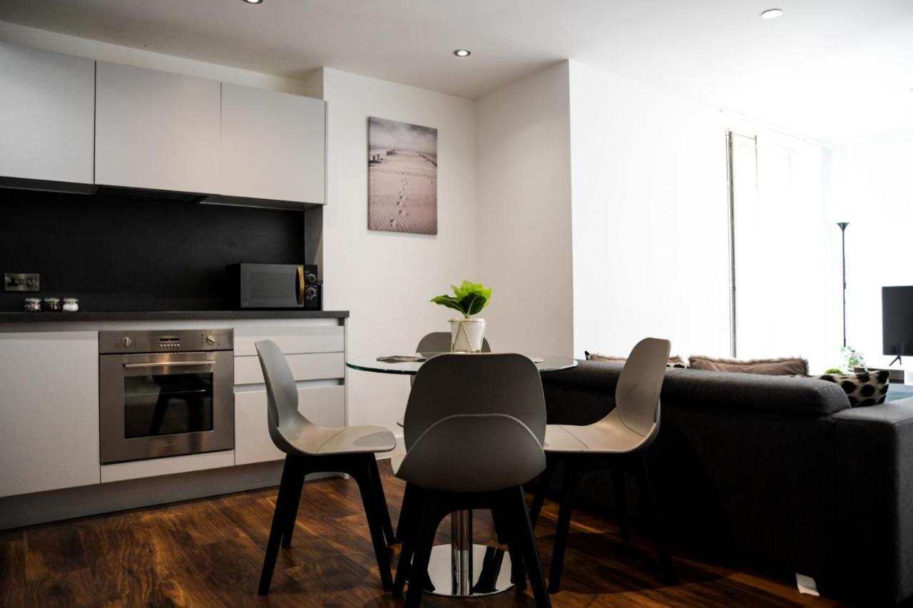 Onpoint Apartments - Spacious 2 Bedroom Apt - City Centre With Balcony Manchester Kültér fotó