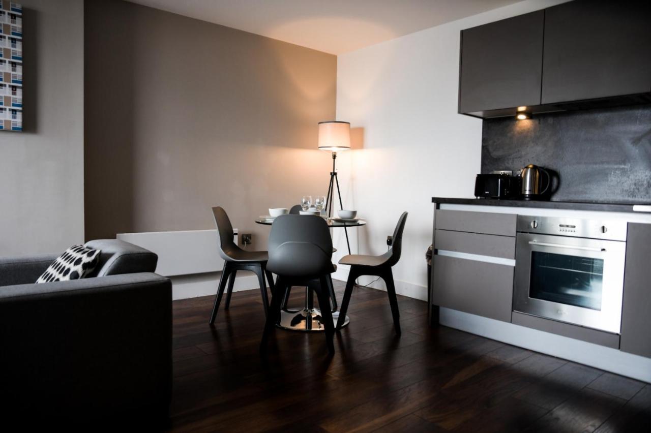 Onpoint Apartments - Spacious 2 Bedroom Apt - City Centre With Balcony Manchester Kültér fotó