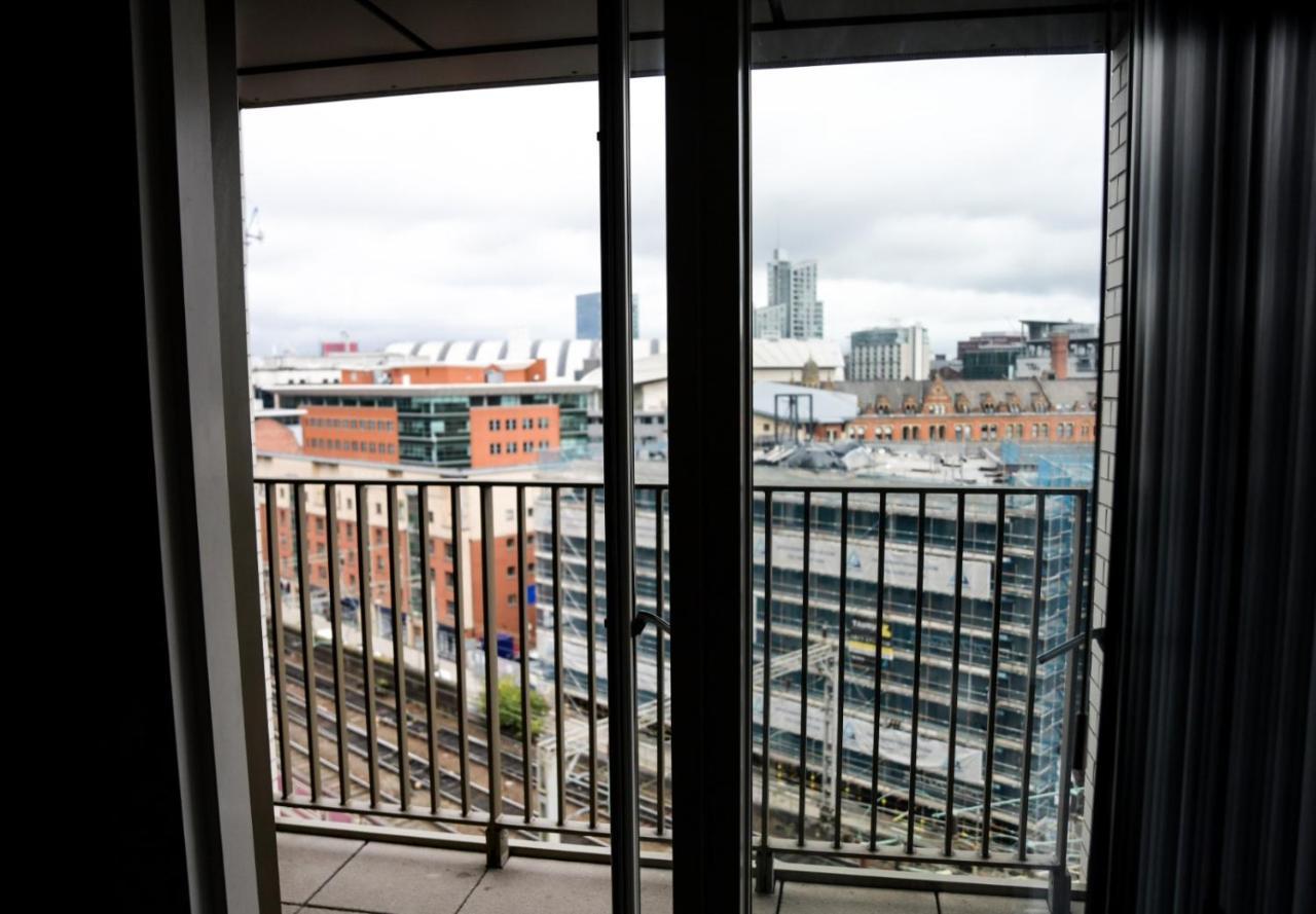 Onpoint Apartments - Spacious 2 Bedroom Apt - City Centre With Balcony Manchester Kültér fotó