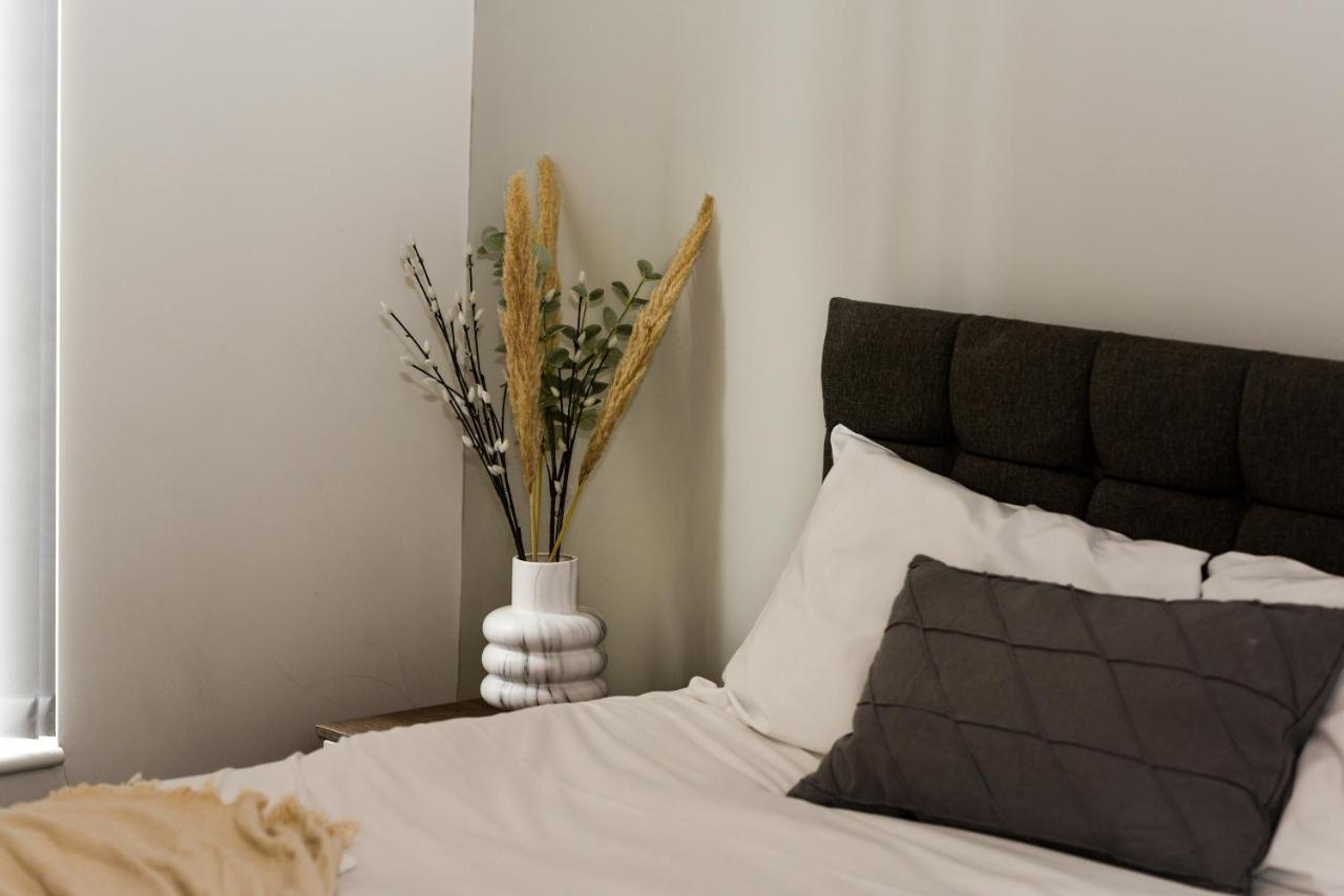 Onpoint Apartments - Spacious 2 Bedroom Apt - City Centre With Balcony Manchester Kültér fotó