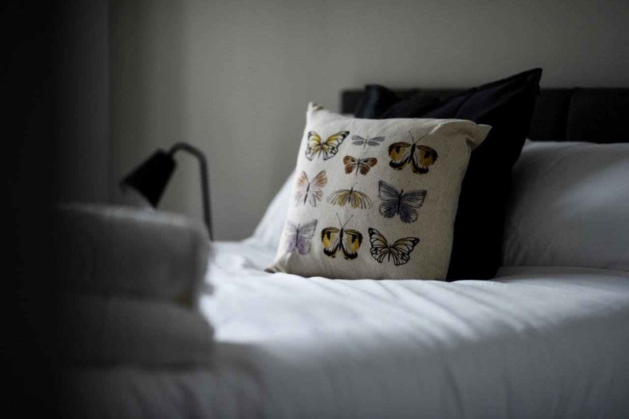 Onpoint Apartments - Spacious 2 Bedroom Apt - City Centre With Balcony Manchester Kültér fotó
